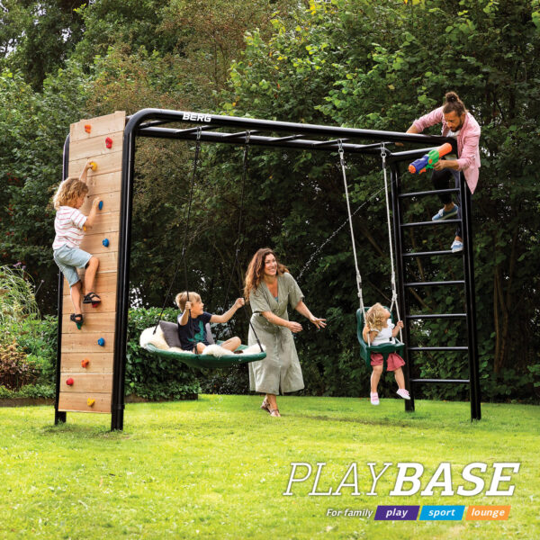 Prolézačka herní a sportovní koncept pro celou rodinu, rodina si hraje, zábava na zahradě
